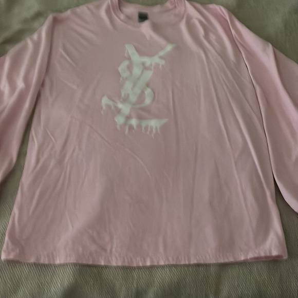 Long sleeve pink graphic t shirt. - Picture 3 of 3